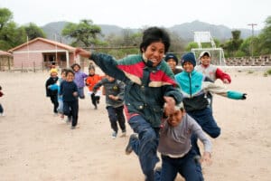 enfants qui jouent en bolivie