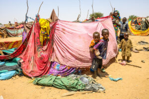 enfants au soudan dans camp de refugies